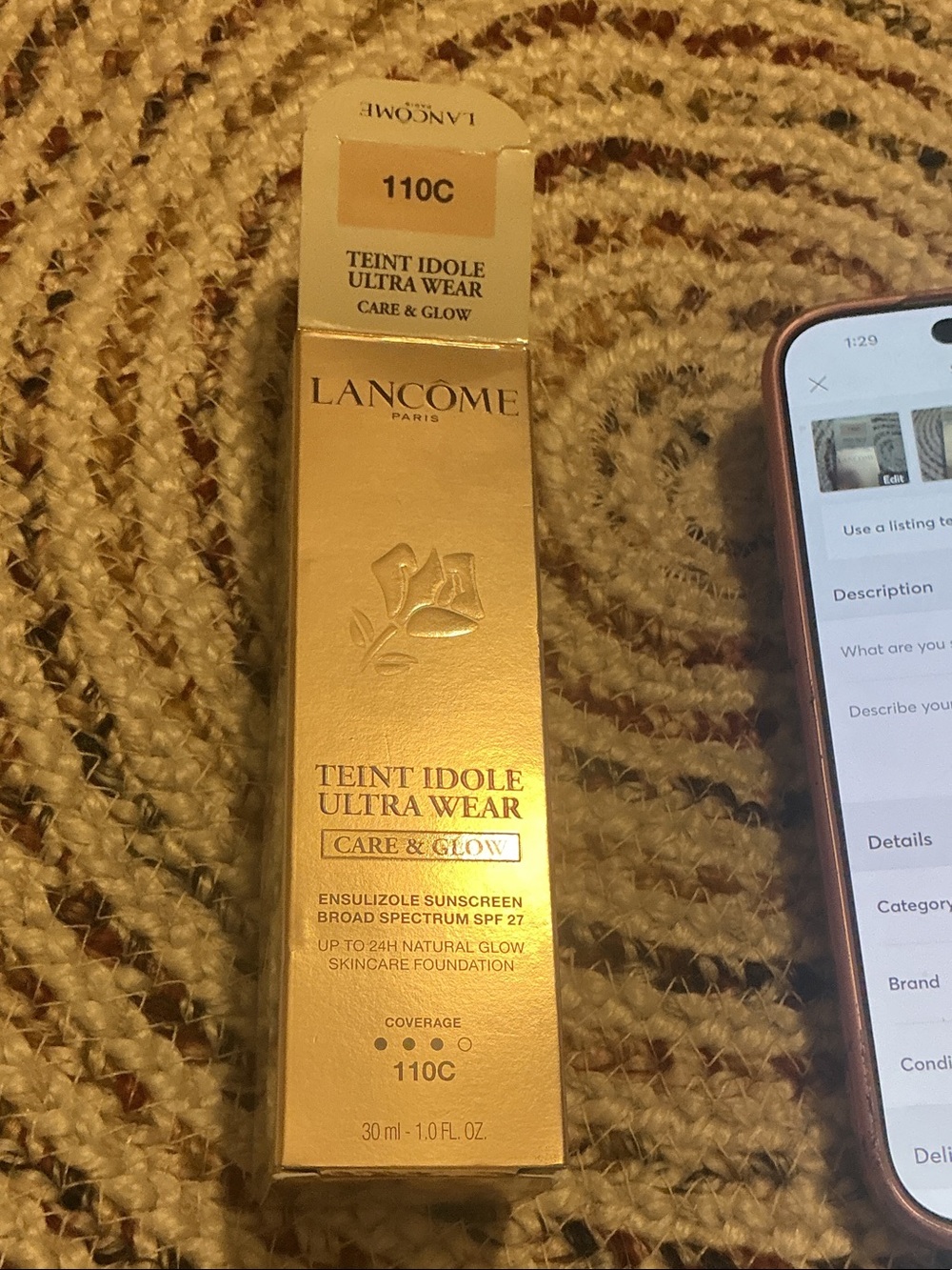 Lancôme Teint Idole Ultra Wear Care & Glow Foundation - exp 2028